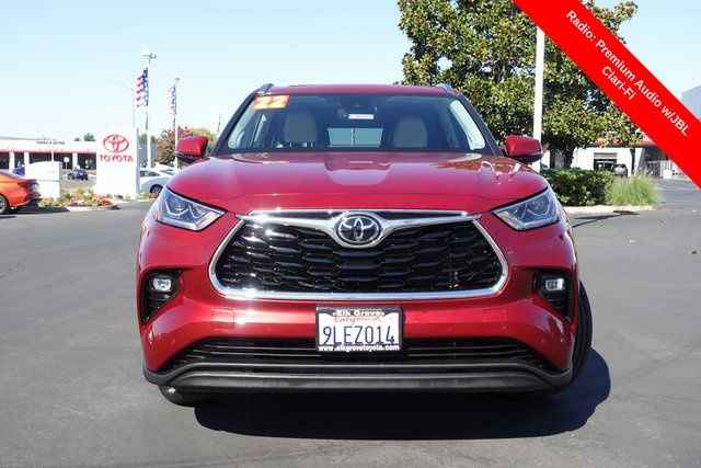 used 2022 Toyota Highlander car, priced at $32,499