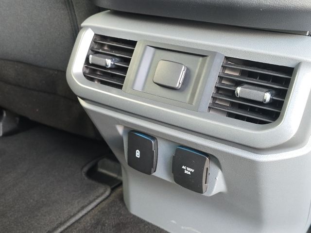 2022 Ford F-150 XLT:B02060