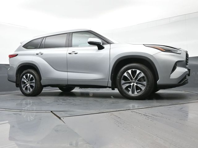 2023 Toyota Highlander XLE 39