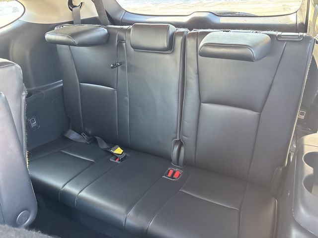 used 2021 Toyota Highlander car, priced at $28,899