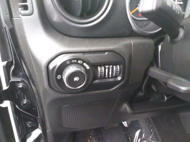 Used 2022 Black Jeep Unlimited Sport Altitude image 12