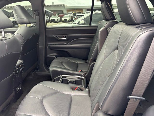 2026 Toyota Grand Highlander Nightshade - Photo 19