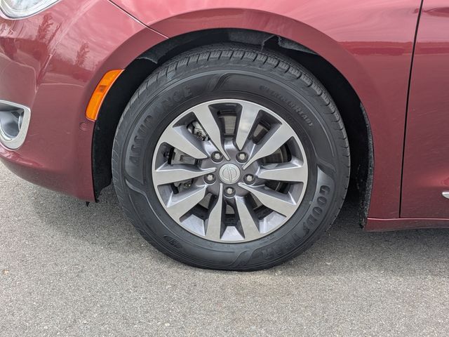 2019 Chrysler Pacifica - Image 35
