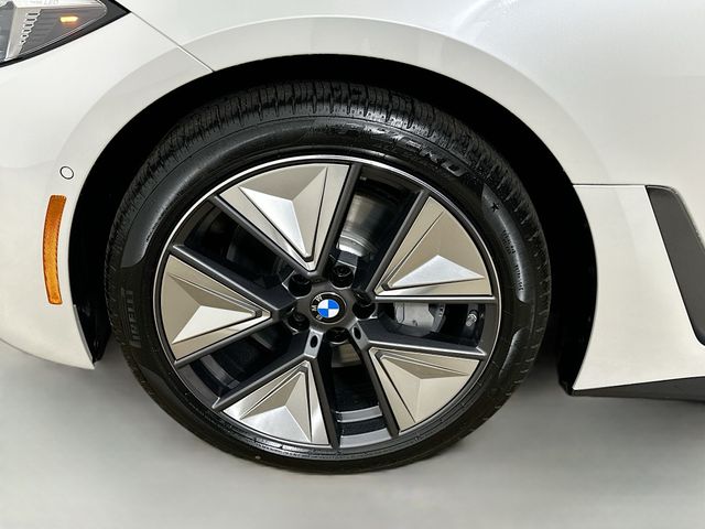 2025 BMW i4 eDrive40 33