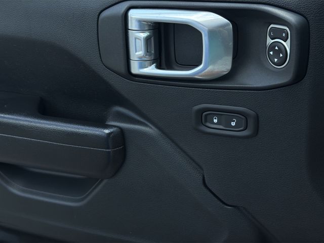 Used 2021 Blue Jeep Willys image 33
