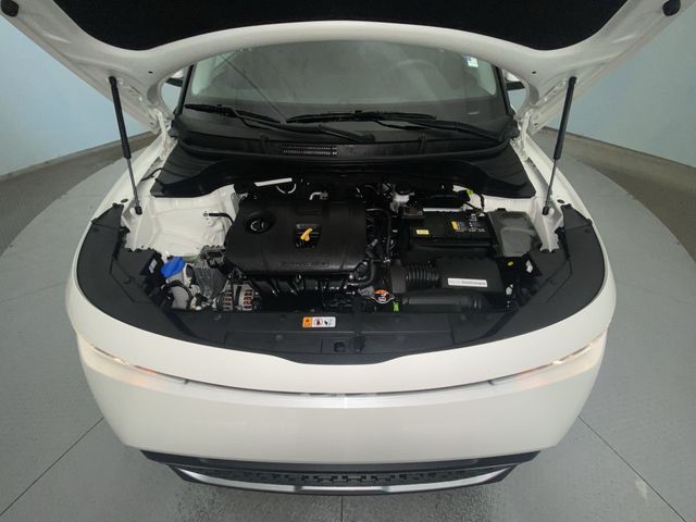 Used 2023 White Kia LX image 24