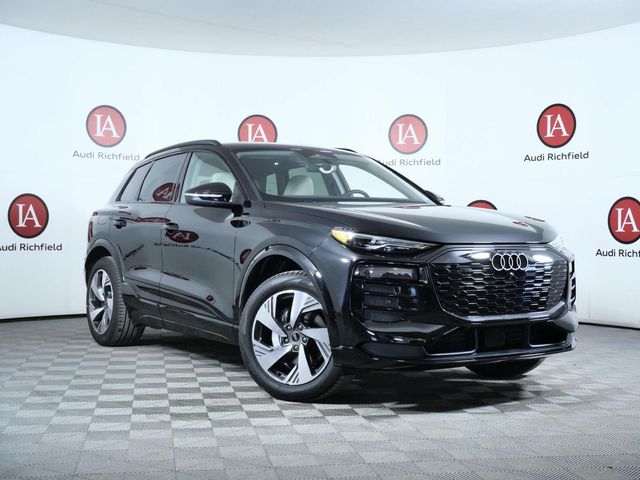2025 Audi Q6 e-tron quattro Premium