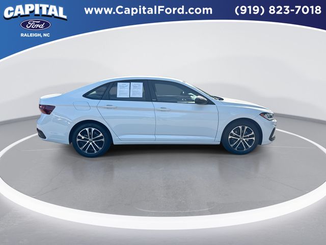 Used 2025 White Volkswagen 1.5T Sport image 9