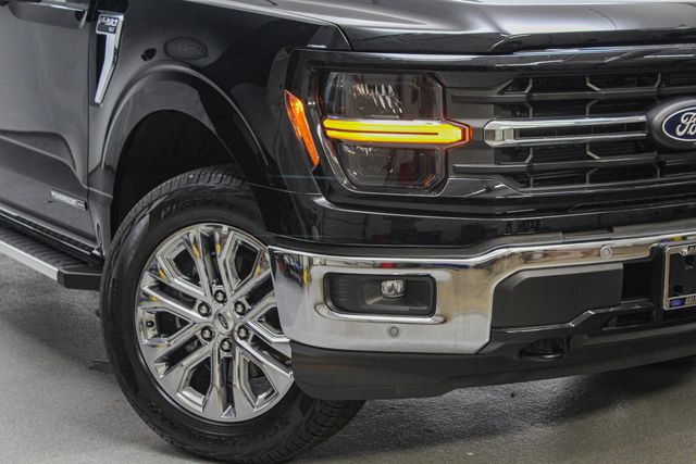 New 2026 Black Ford XLT image 2