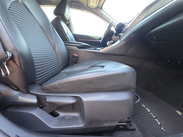 2019 Toyota Camry L:B02043A