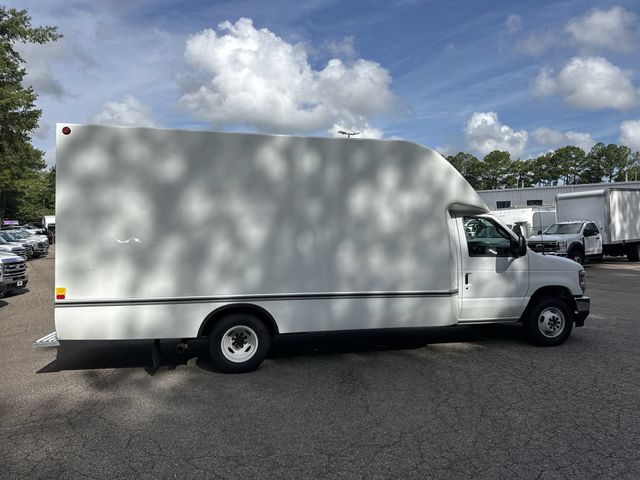 New 2027 White Ford 16FT BOX/RAMP image 9