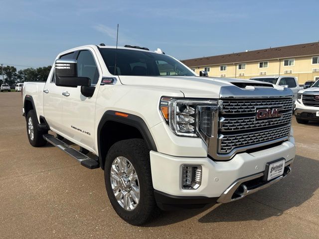 White Frost Tricoat 2023 GMC Sierra 2500HD Pickup Truck Four-Wheel Drive Automatic