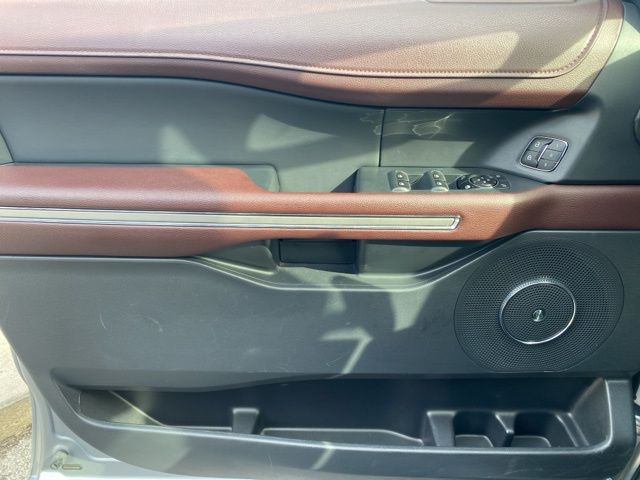 2023 Ford Expedition Max Limited photo