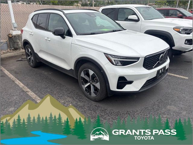 2024 Volvo XC40