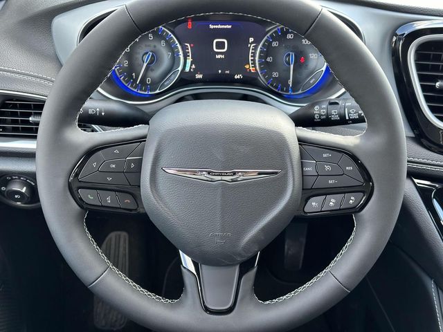 2025 Chrysler Pacifica Limited - Photo 8