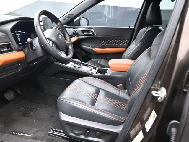 2022 Mitsubishi Outlander SEL Brown at North Houston Mitsubishi