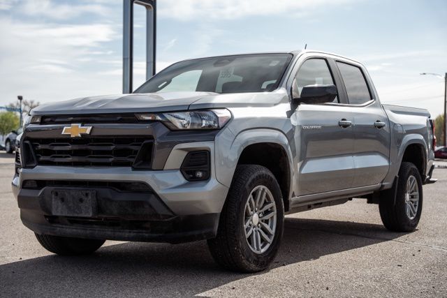 Sterling Gray Metallic 2024 Chevrolet Colorado LT Crew Cab 4WD Pickup Truck Four-Wheel Drive 8-Speed Automatic