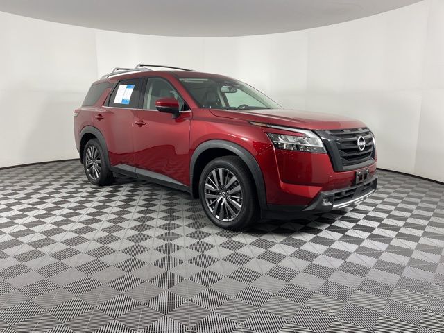 2022 Nissan Pathfinder SL 2