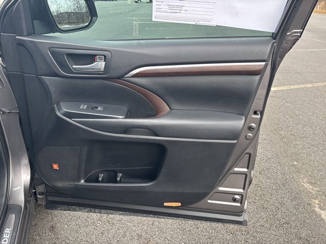 used 2015 Toyota Highlander car, priced at $15,999