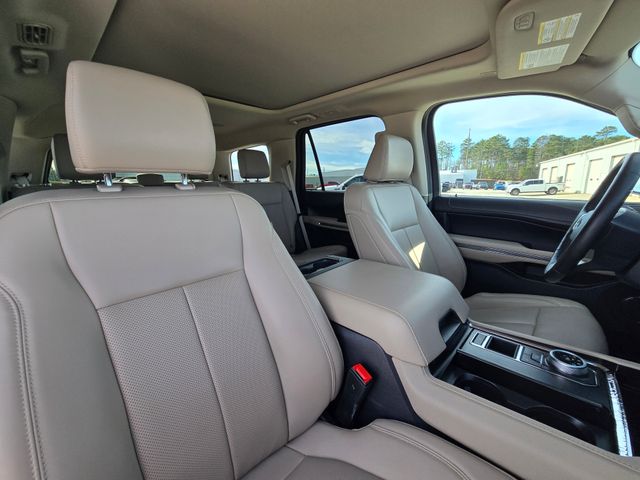 2023 Ford Expedition XLT:167703A