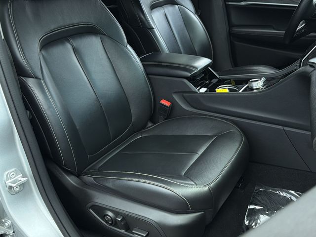 Used 2022 Silver Jeep Limited image 37