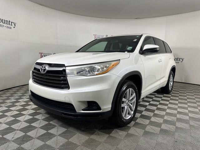 White (Blizzard Pearl) 2014 Toyota Highlander LE SUV / Crossover Front-Wheel Drive 6-Speed Automatic Overdrive