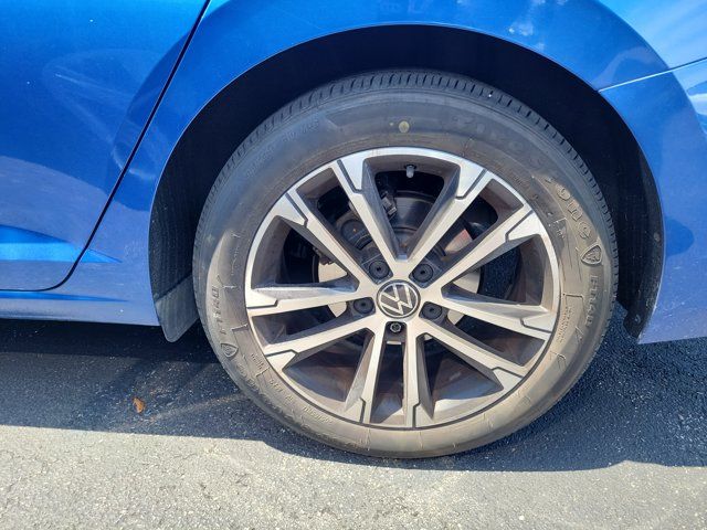 Used 2022 Blue Volkswagen 1.5T Sport image 5