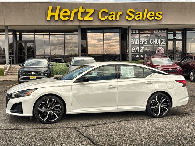 Glacier White 2026 Nissan Altima Sedan Front-Wheel Drive Continuously Variable Transmission