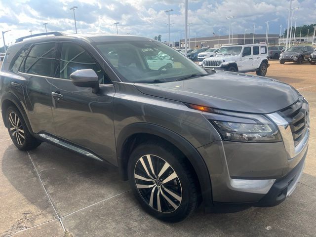 Used 2025 Nissan Pathfinder SUV