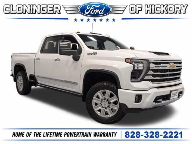 White (Iridescent Pearl Tricoat) 2024 Chevrolet Silverado 2500HD Pickup Truck Four-Wheel Drive 10-Speed Automatic