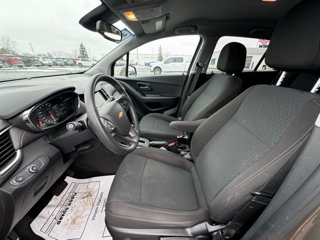 2021 Chevrolet Trax LS 16