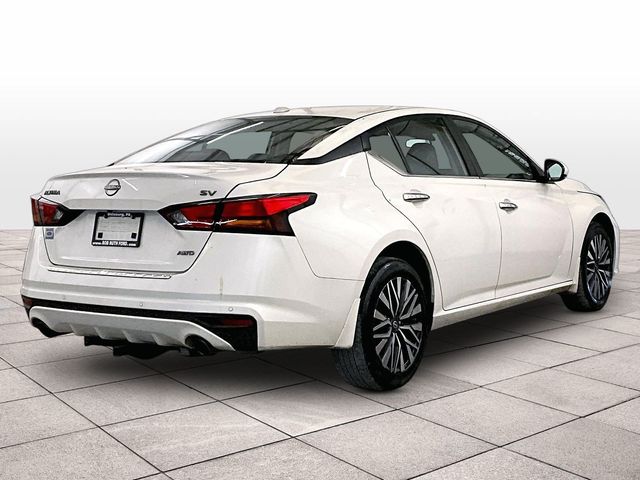 2023 Nissan Altima 2.5 SV White at Grove City Ford