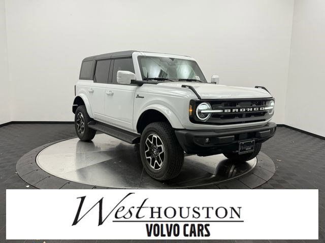 2025 Ford Bronco Outer Banks 4-Door 4WD