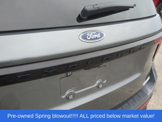 Used 2025 Gray Metallic Ford ST-Line image 12