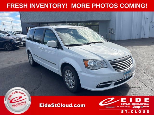 Bright White Clearcoat 2015 Chrysler Town & Country Minivan Front-Wheel Drive 6-Speed Automatic