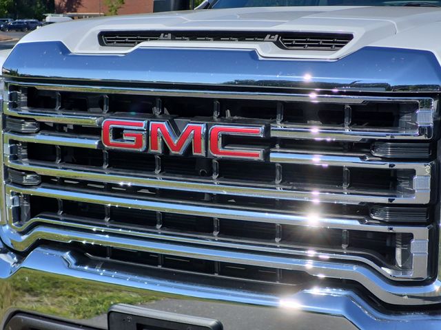Used 2023 White GMC SLT image 36