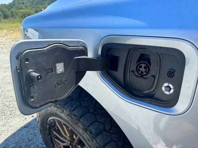 Used 2022 Blue Ford Lariat image 23
