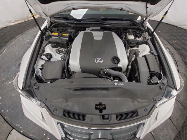 2017 – Lexus – IS