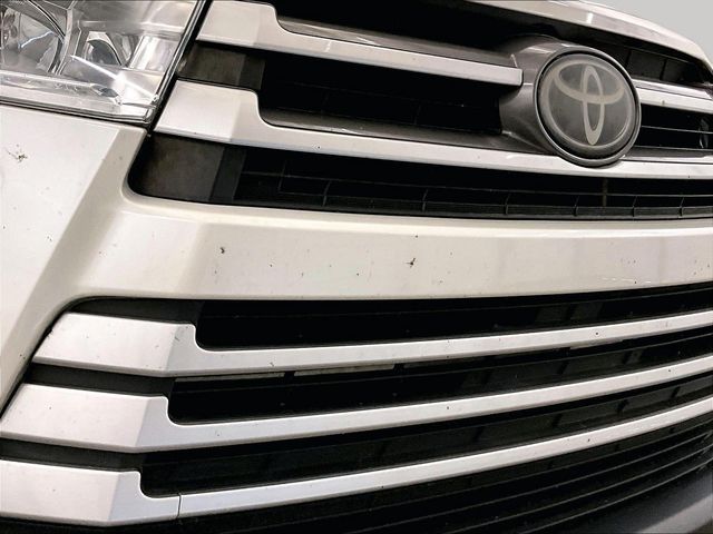 2019 Toyota Highlander XLE White at Subaru and VW of Moon Township