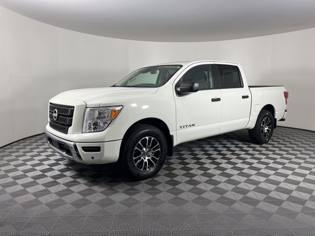 2024 Nissan Titan SV 5