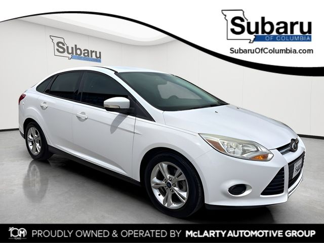 White 2014 Ford Focus SE Sedan Front-Wheel Drive 6-Speed Automatic