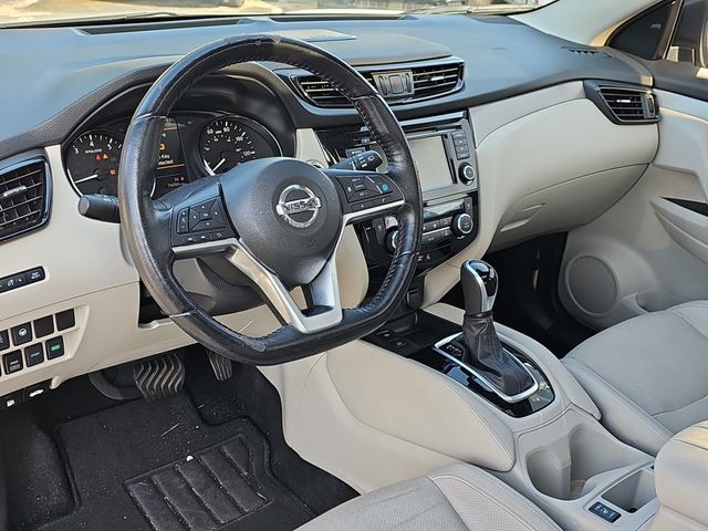 Certified Used 2020 White Nissan SL image 15