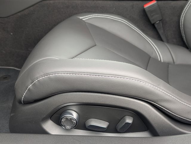 New 2026 White Chevrolet Z06 image 10