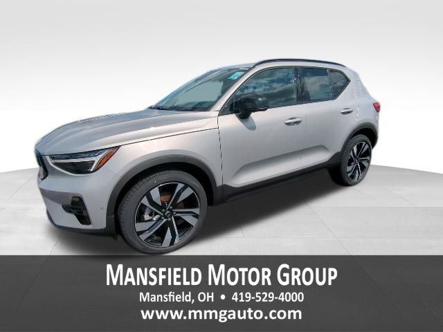 Silver 2025 Volvo XC40 B5 Ultra Dark Theme AWD SUV / Crossover All-Wheel Drive Automatic