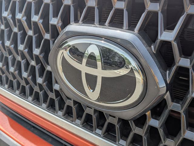 2018 Toyota Tacoma - Image 9