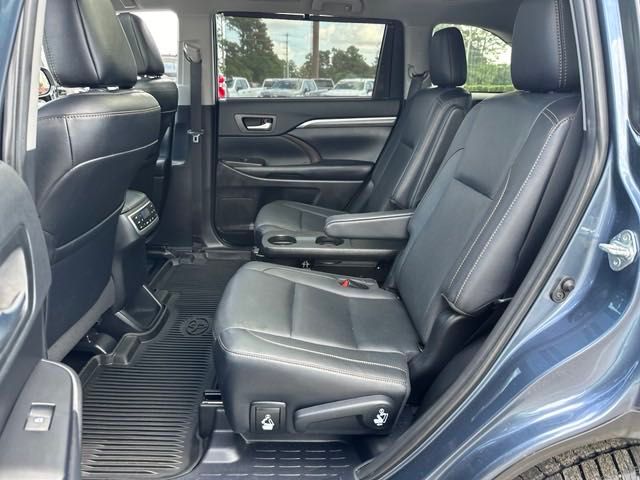 2019 Toyota Highlander Limited Platinum 25