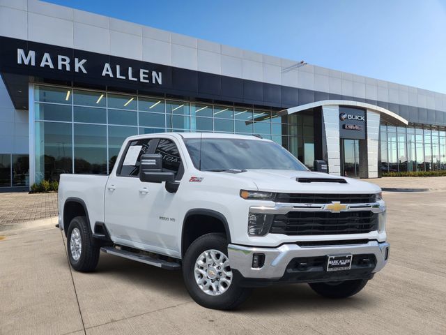 Summit White 2024 Chevrolet Silverado 2500HD Pickup Truck Four-Wheel Drive Automatic