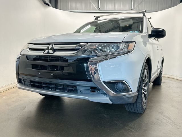 2017 Mitsubishi Outlander ES  at Auto Express Mitsubishi