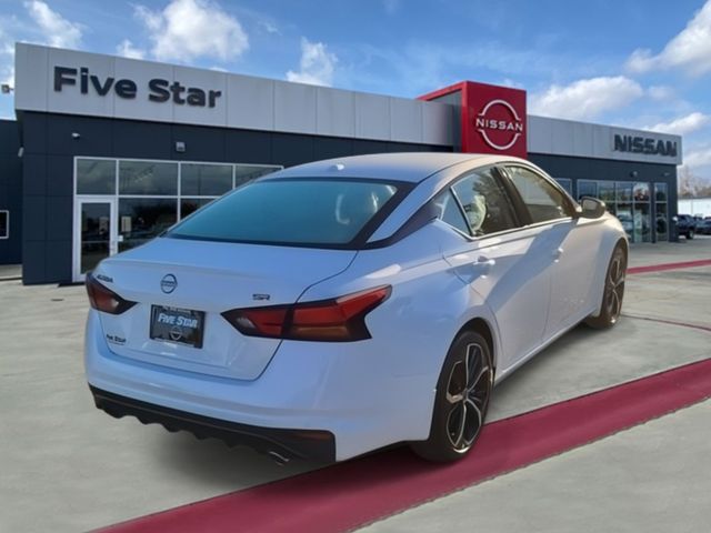 New 2025 White Nissan 2.5 SR image 2