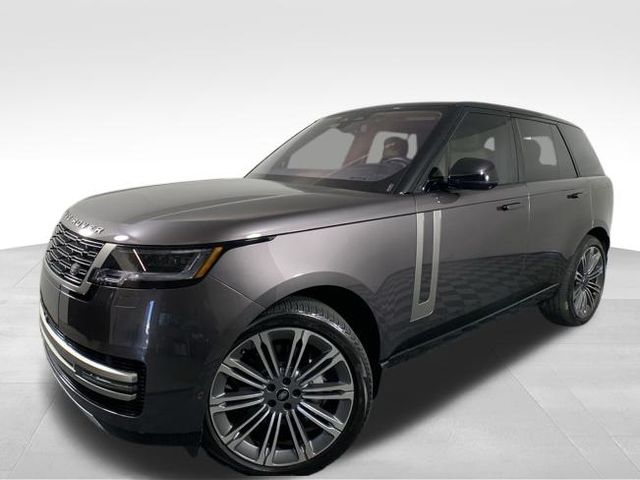 2023 Land Rover Range Rover SE 2